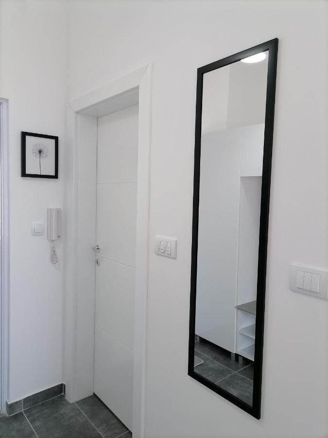 Svjetlanalex 2 Apartamento Banja Koviljača Exterior foto